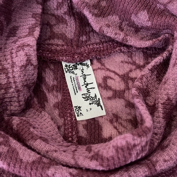🆕FREE PEOPLE YOU AND I PLUM PURPLE LONG SLEEVE TURTLENECK TOP - Picture 9 of 10